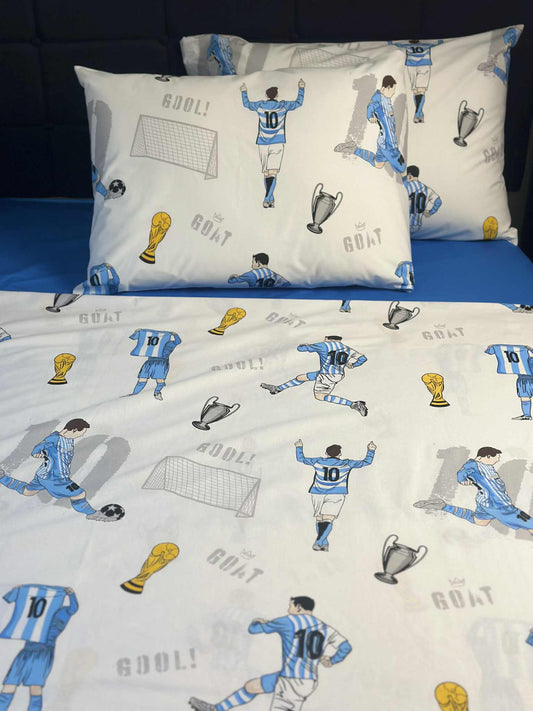 Sheet set with sports-themed design featuring athletes, trophies, and 'GOAL!' text on a blue background.