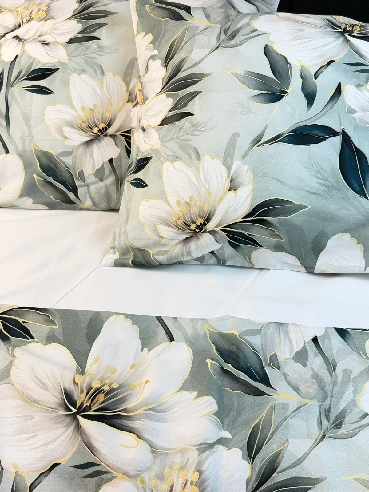 Full size White Lily bedding set – fitted sheet with pillowcases, organic cotton sateen