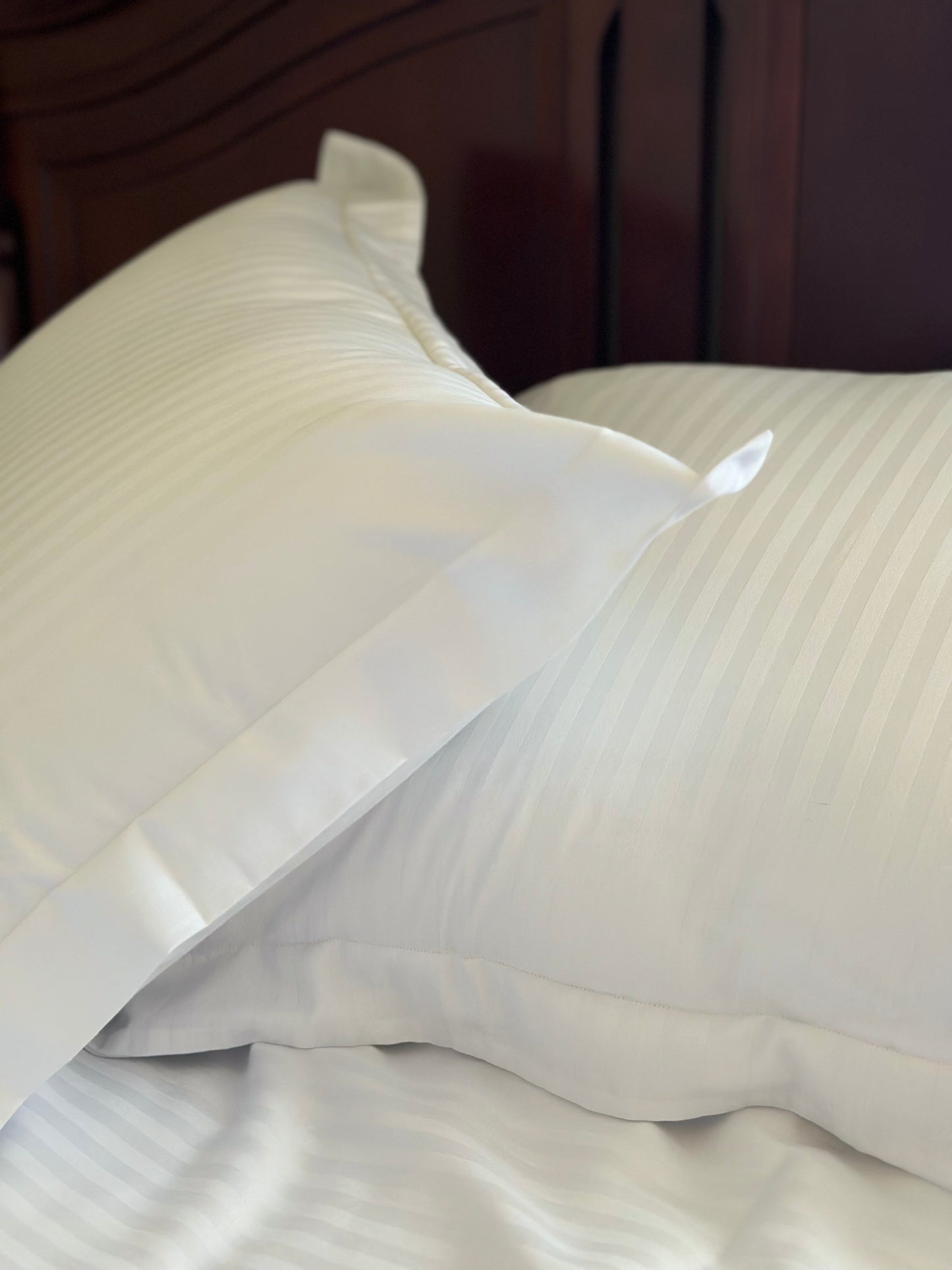 White Lux Stripe Sateen Bedding Set – sateen