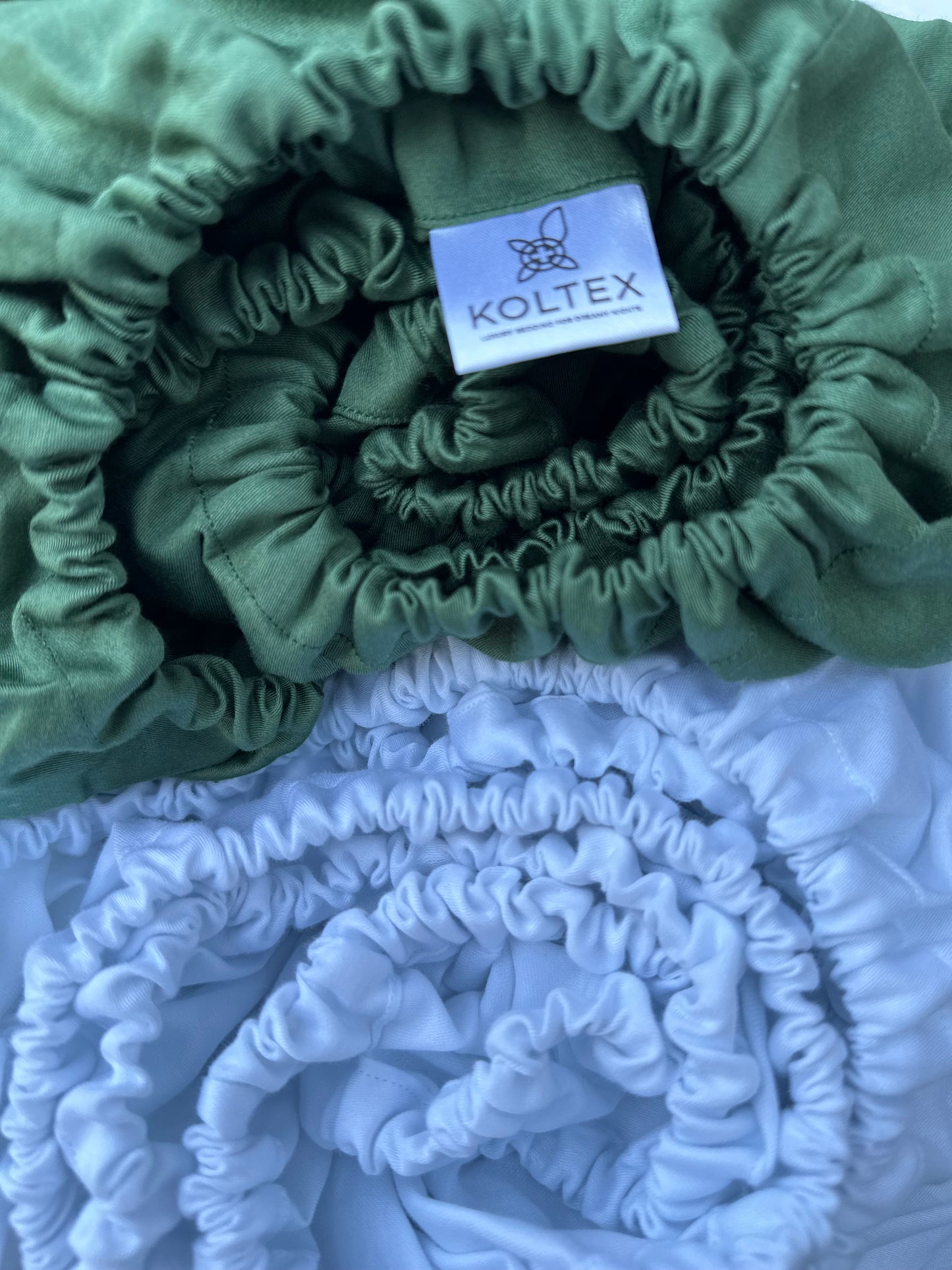Wrinkle-resistant premium cotton sheet in neutral tone