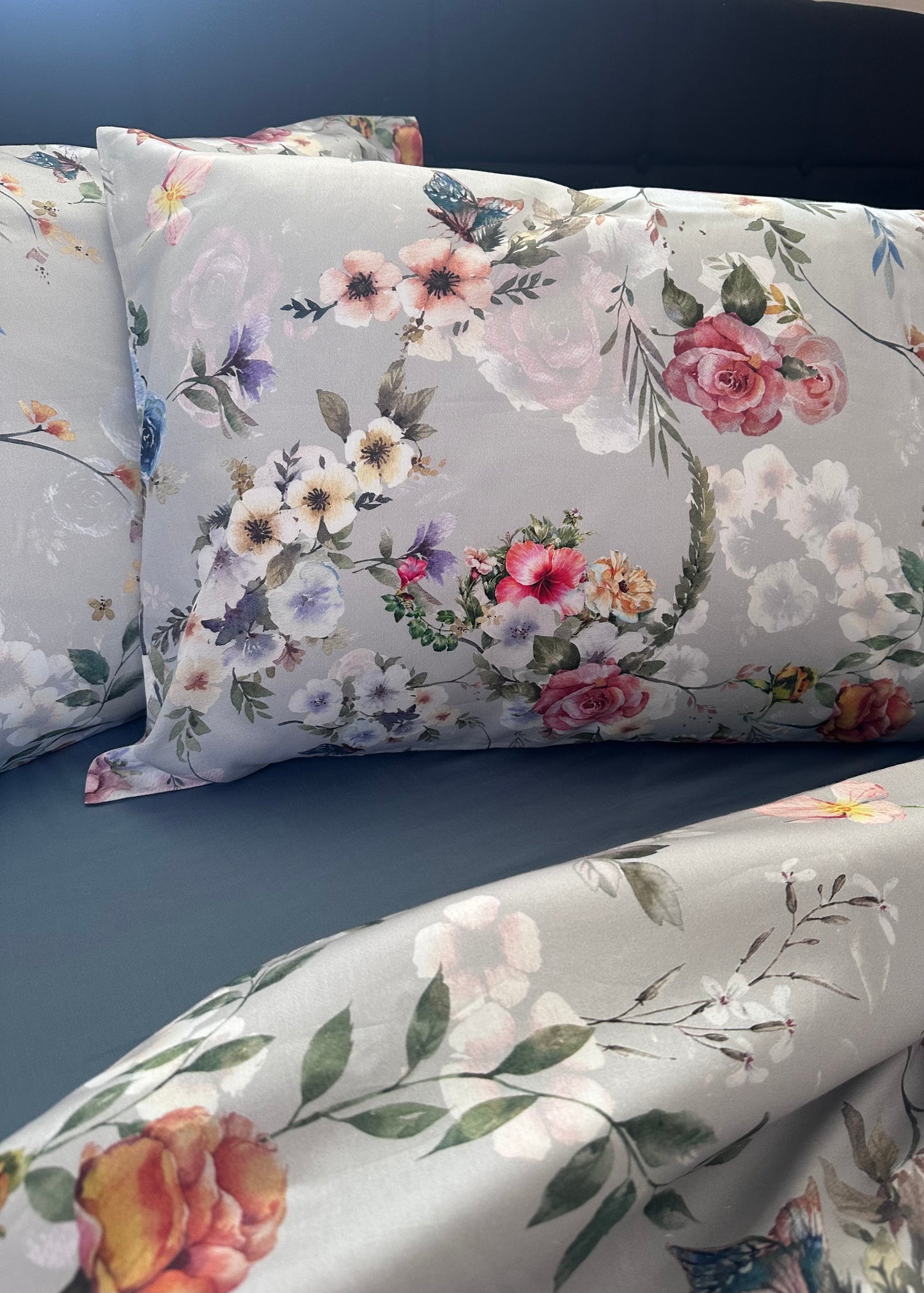 Elegant Spring floral bedding set. Soft Lux Sateen 100% cotton. Duvet cover, fitted sheet, 2 pillow cover.