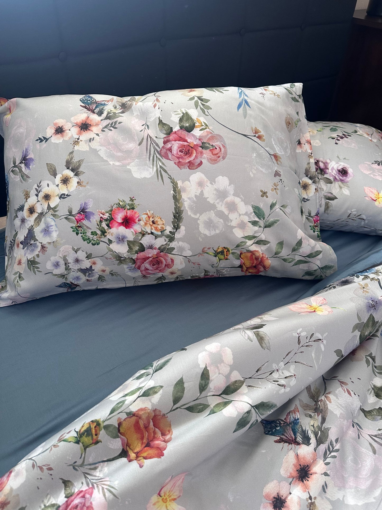 Elegant Spring floral bedding set. Soft Lux Sateen 100% cotton. Duvet cover, fitted sheet, 2 pillow cover.