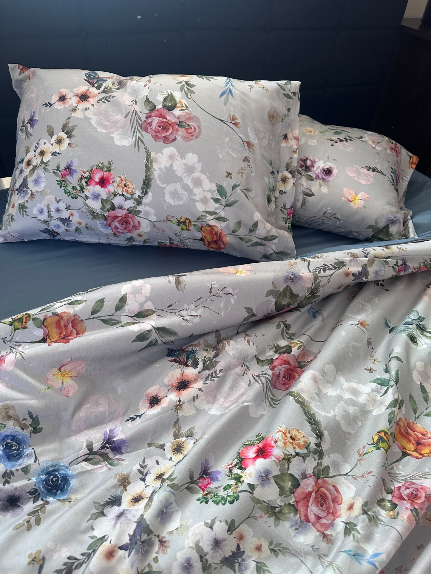 Elegant Spring floral bedding set. Soft Lux Sateen 100% cotton. Duvet cover, fitted sheet, 2 pillow cover.