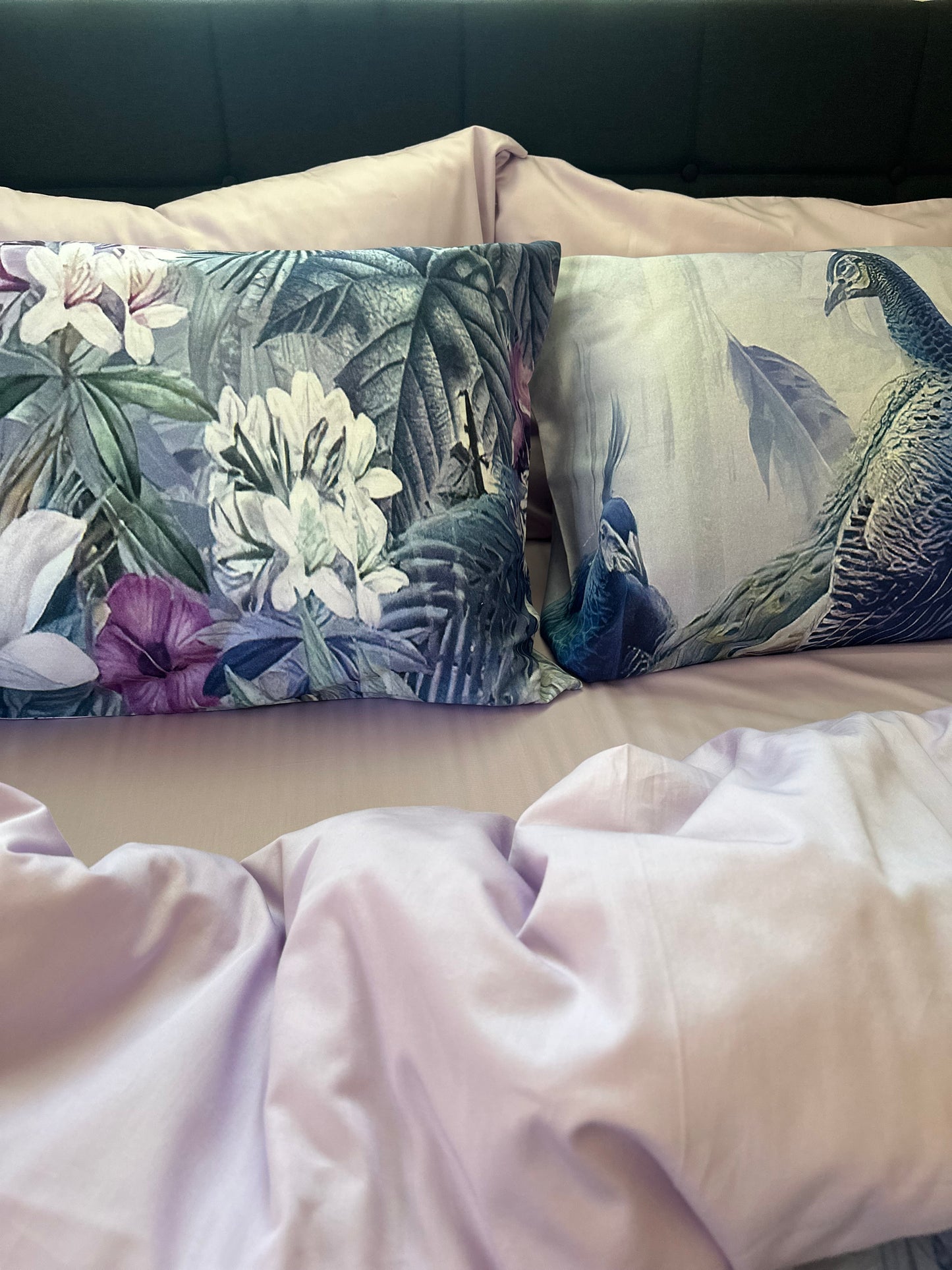 Elegant floral bedding set with peacock print on soft cotton sateen