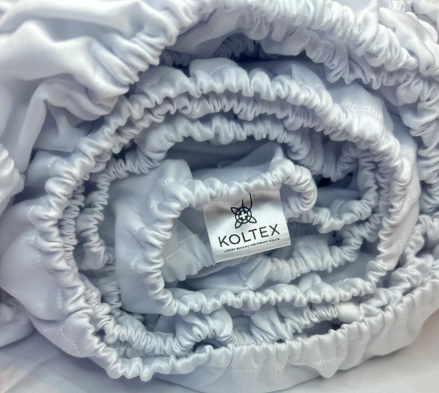 Soft and silky white sateen bedding by Koltex