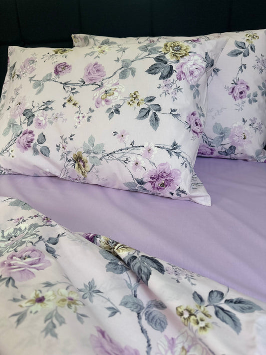 Soft cotton duvet cover in lavender with vintage floral rose design