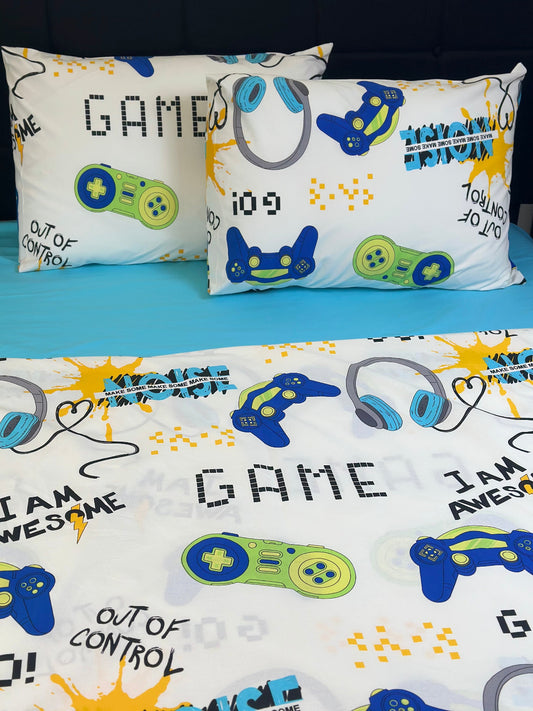 Close-up of the envelope pillowcase closure on the gaming-themed pillow cover, showing the zipper-free design