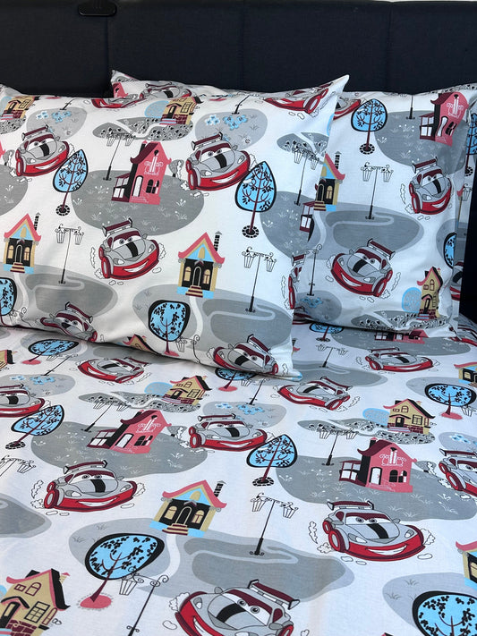 Car‑themed organic cotton pillowcase for children — hypoallergenic, durable fabric for comfortable sleep