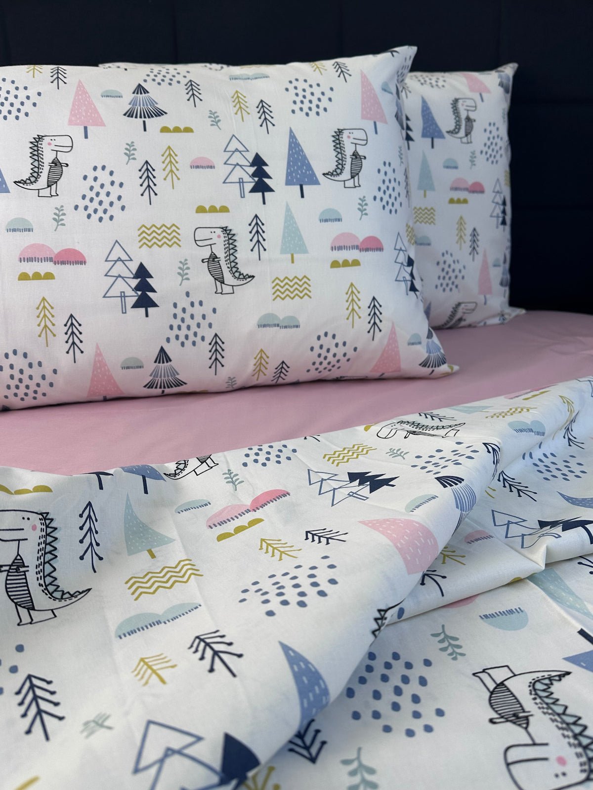 Scandinavian kids pink duvet cover bedding set on bed