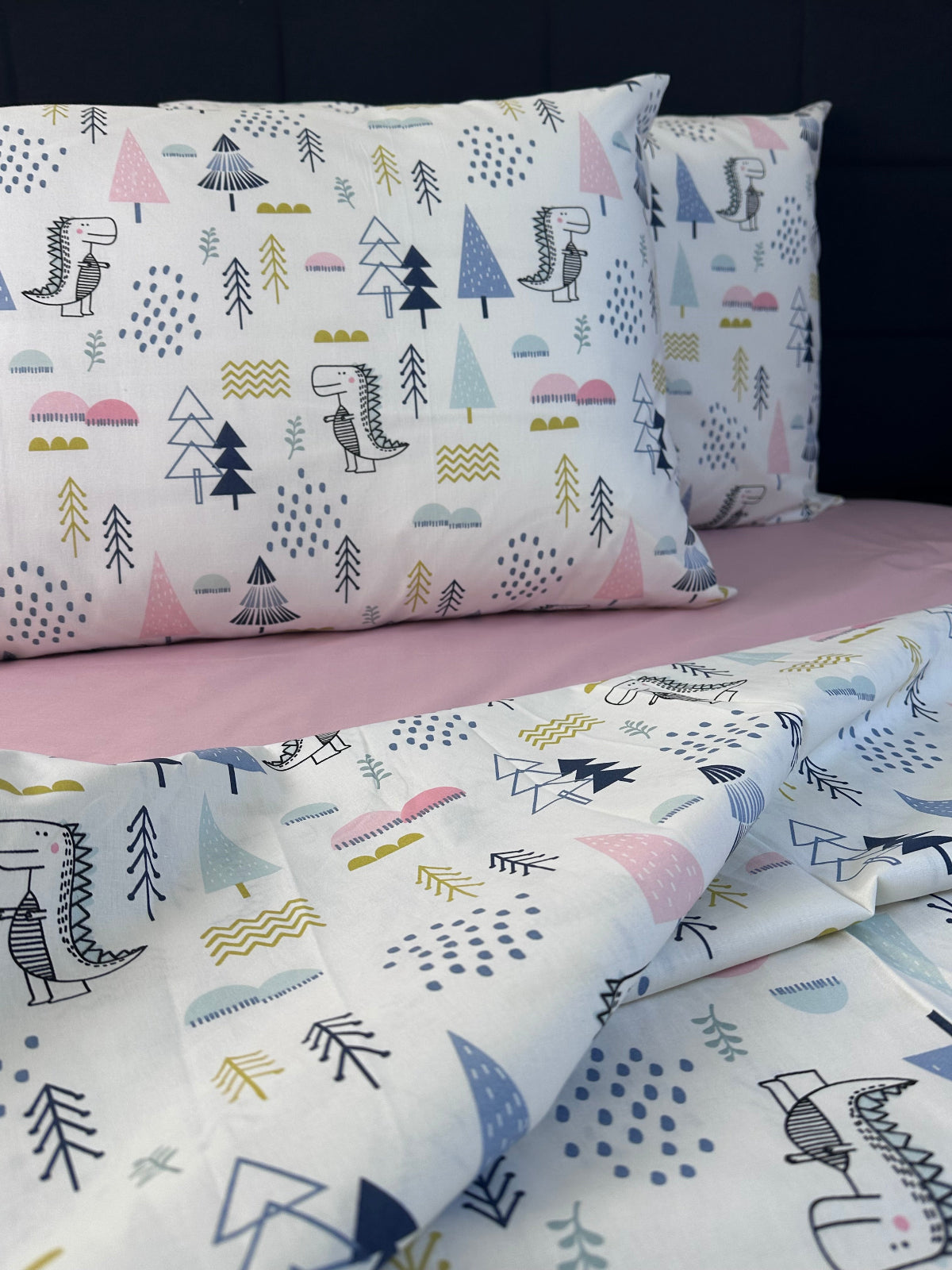 Scandinavian kids pink duvet cover bedding set on bed