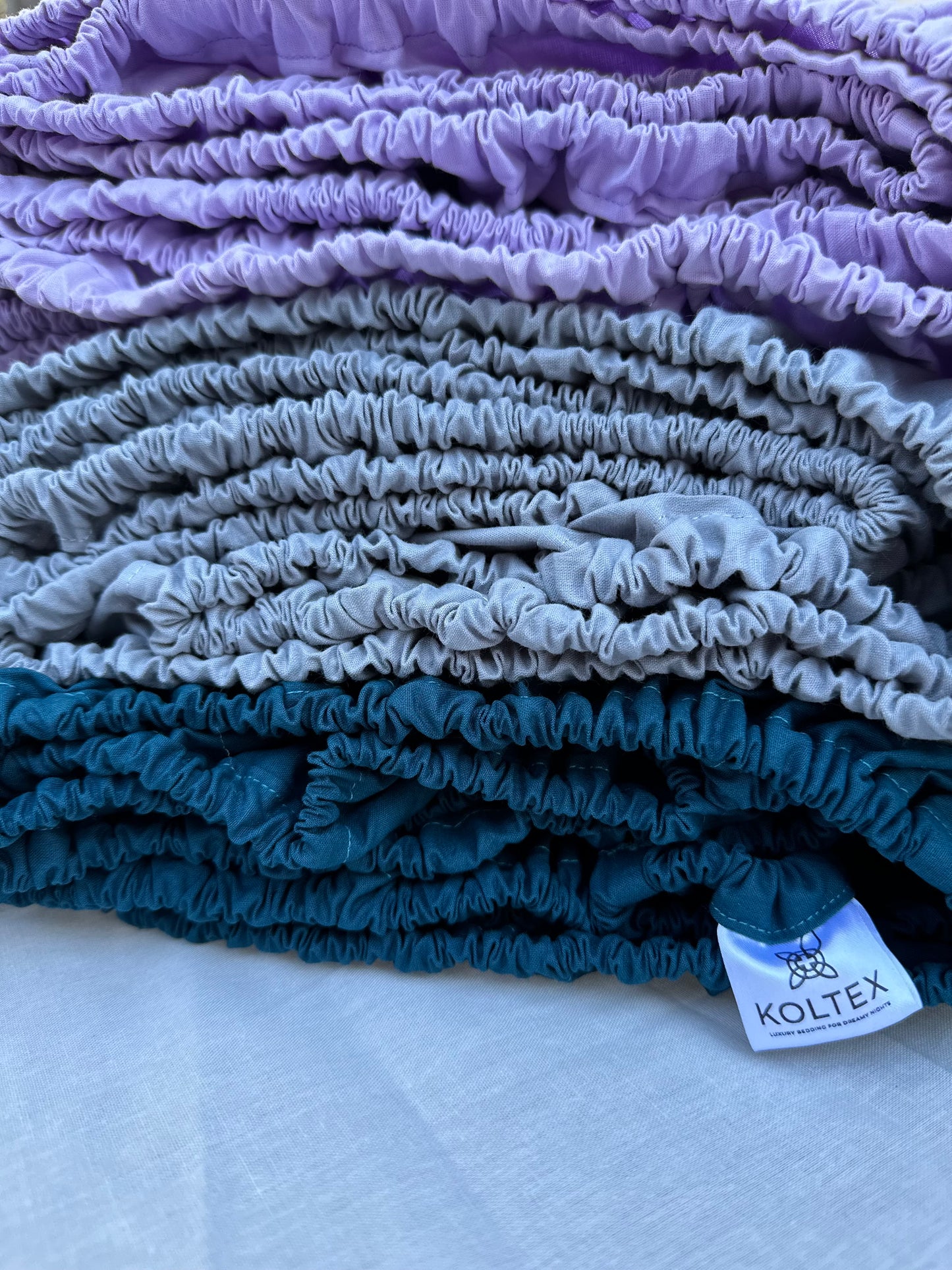 Hypoallergenic fitted sheet made from organic cotton for sensitive skin