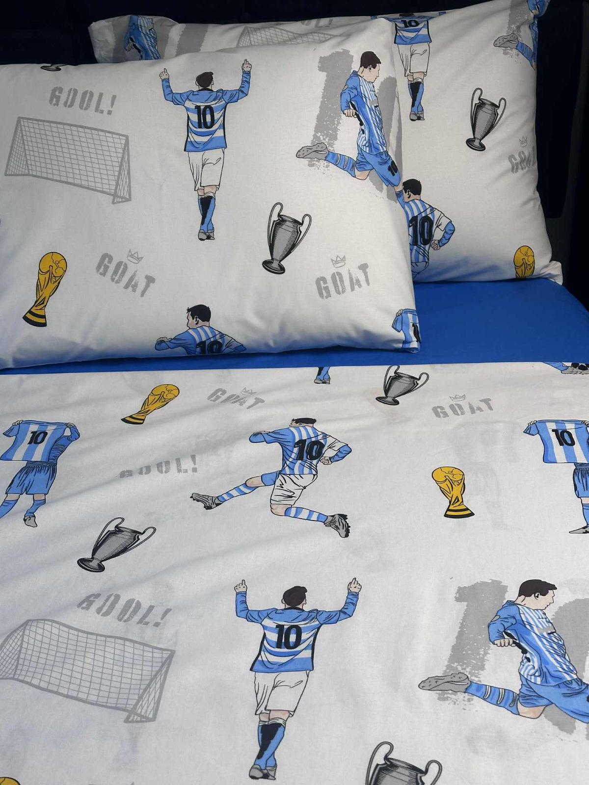 Soccer bedding set with number 10 jersey and GOAT design – kids room decor