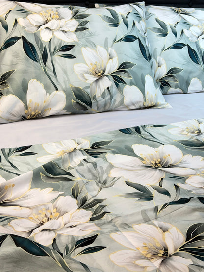 Queen size White Lily fitted sheet and pillowcases – silky sateen cotton, hypoallergenic
