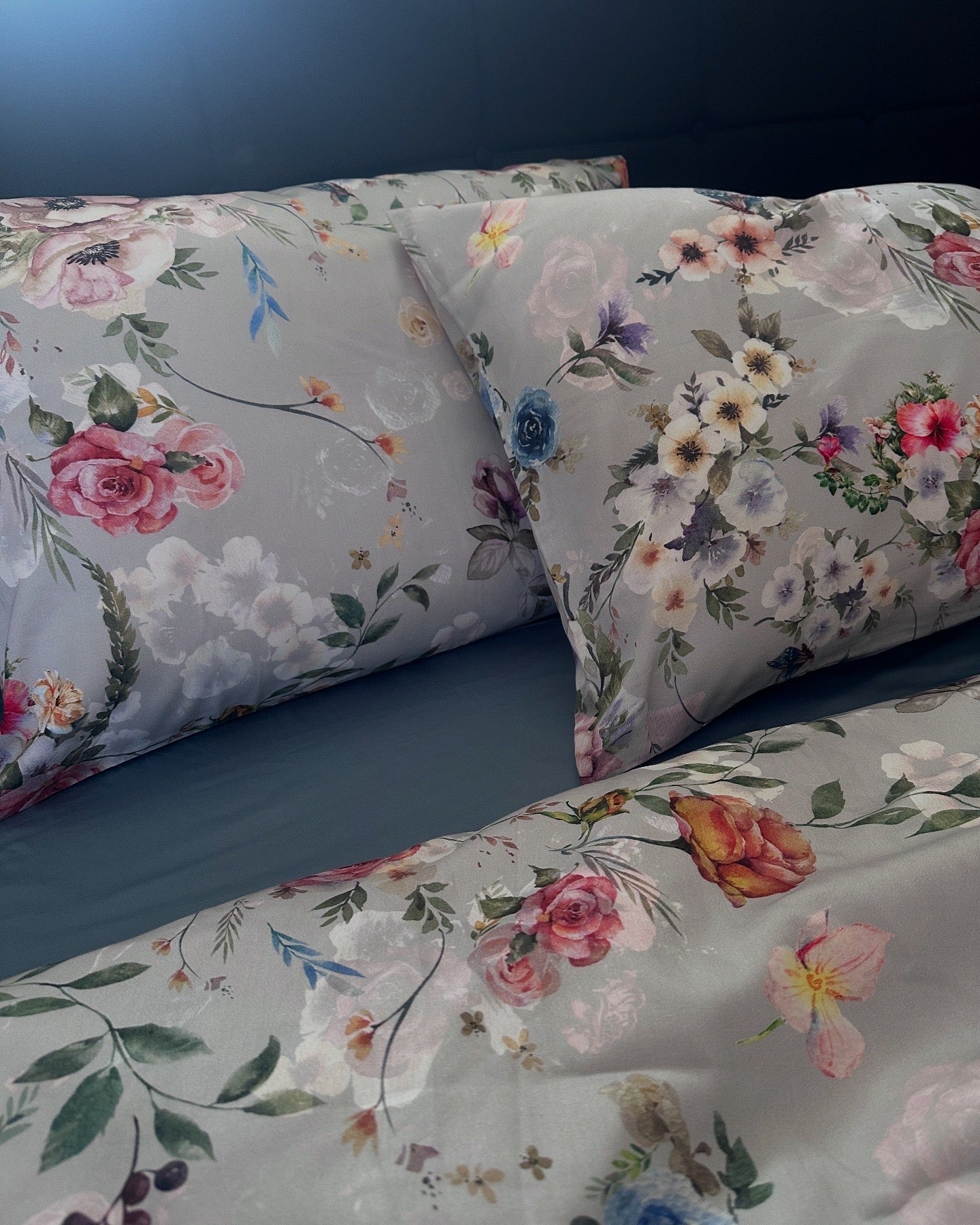 Smooth cotton sateen pillowcases for hair and skin care