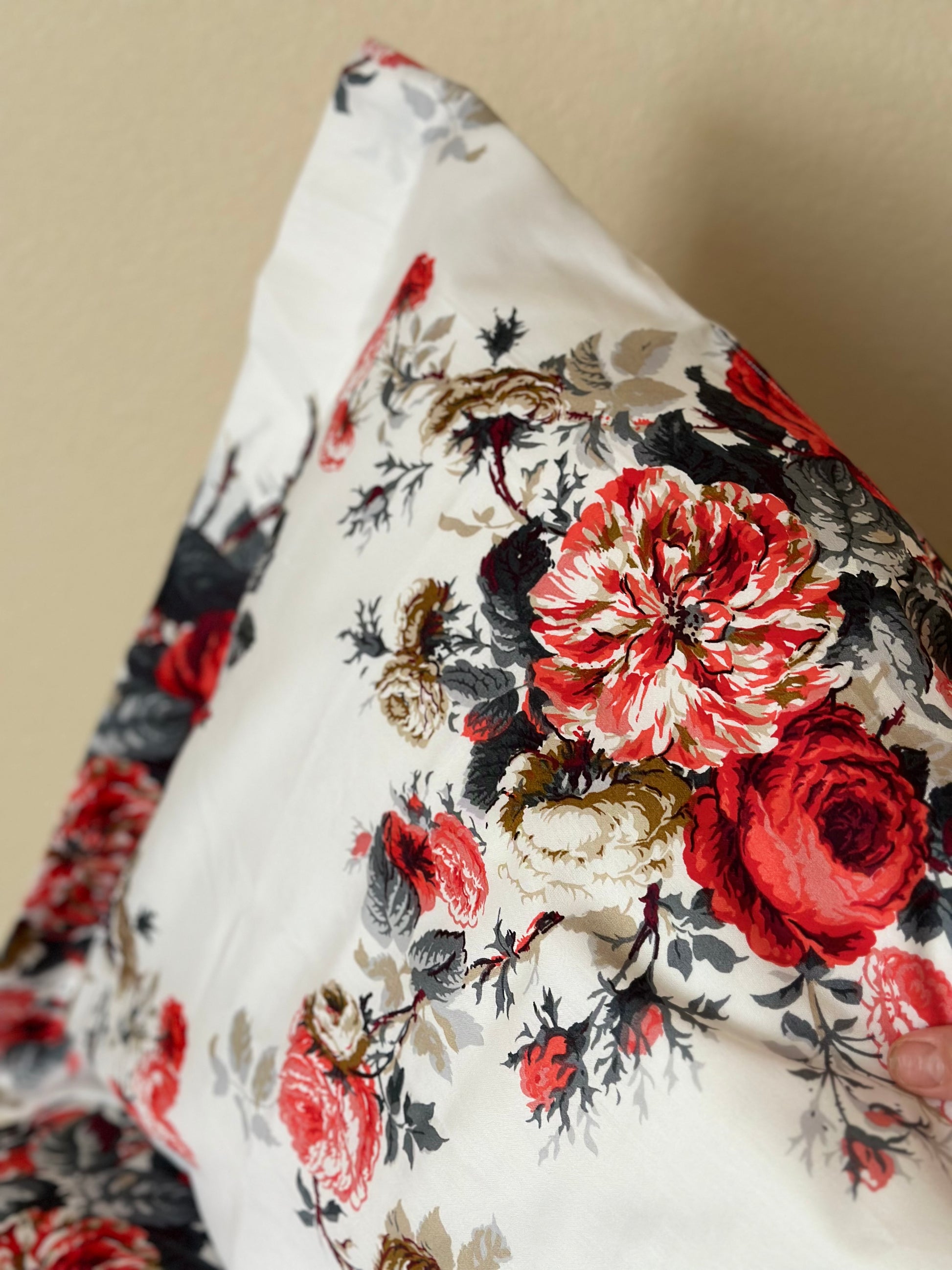 Temperature-regulating breathable cotton pillowcases