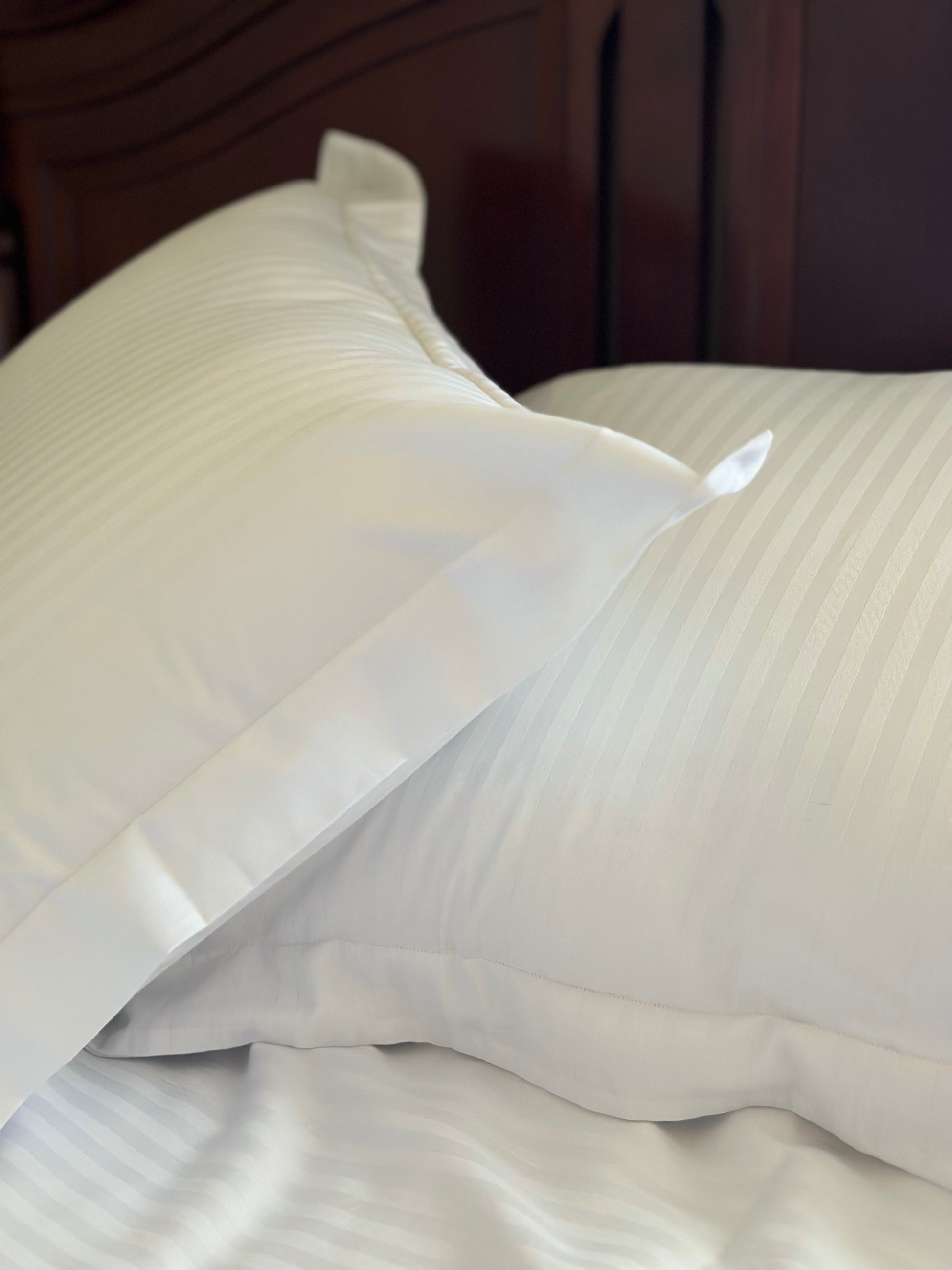 White Lux Stripe Sateen Bedding Set – sateen