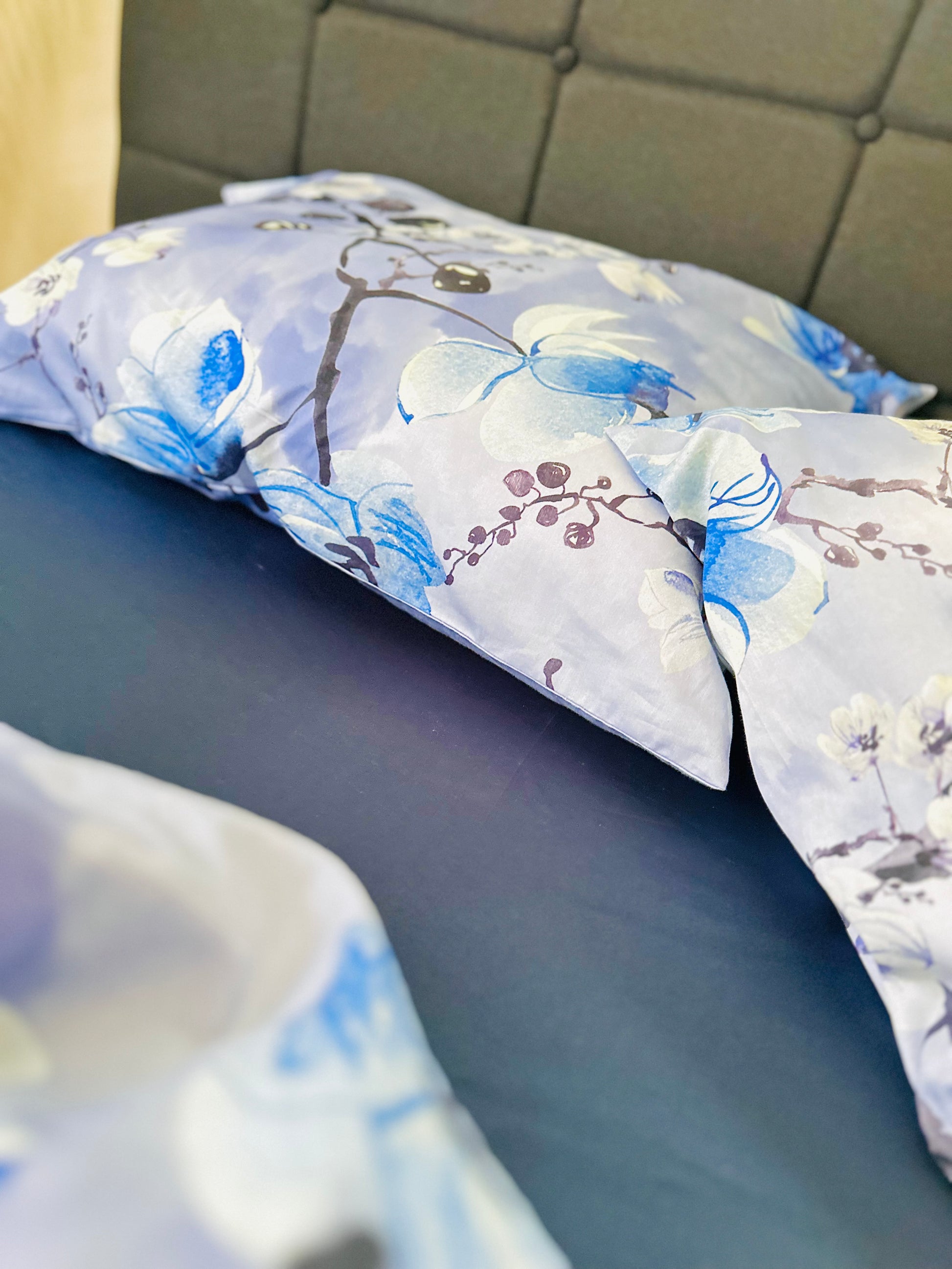 Durable and soft sateen bedding with long-lasting floral design