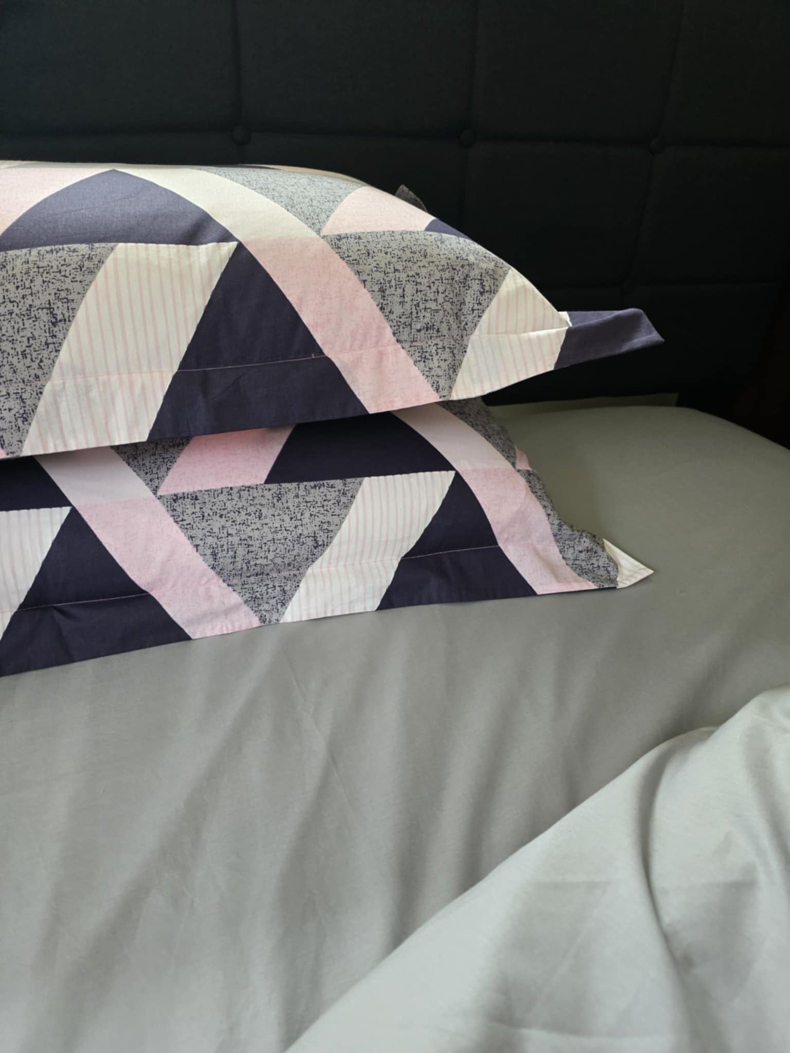 Modern geometric pattern bedding in shades of grey and white