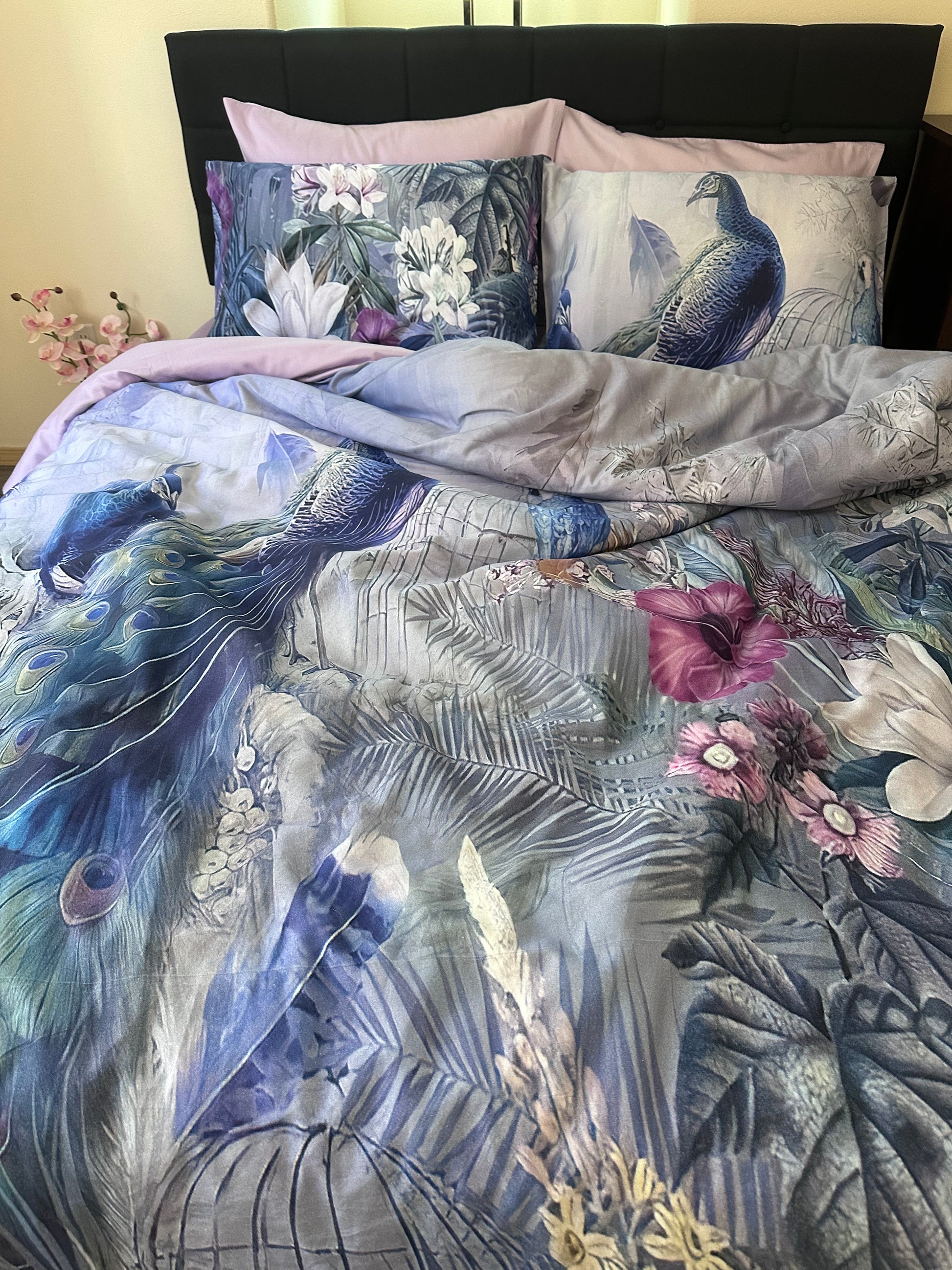 Soft and breathable cotton sateen bedding with floral accents