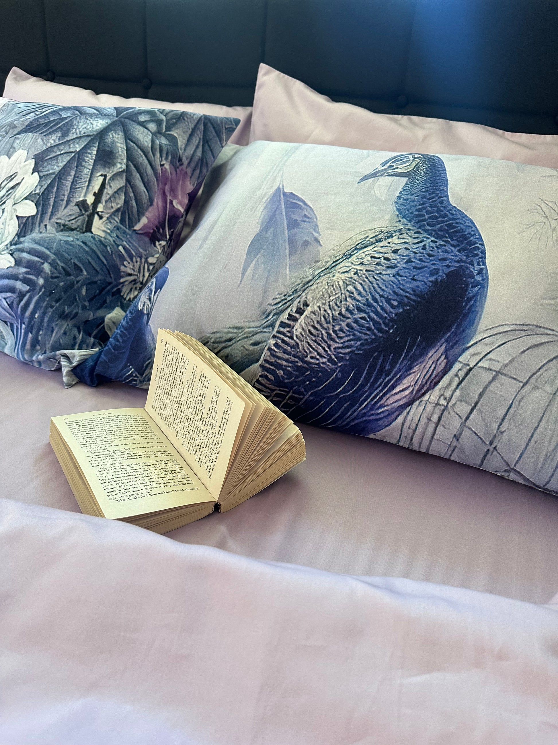 Premium quality peacock motif bedding set for modern bedrooms