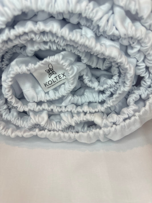 Lux white sateen fitted sheet rolled with elastic edge