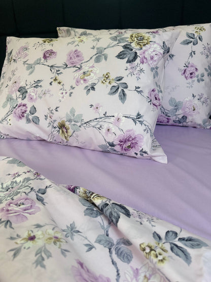 Soft cotton duvet cover in lavender with vintage floral rose design