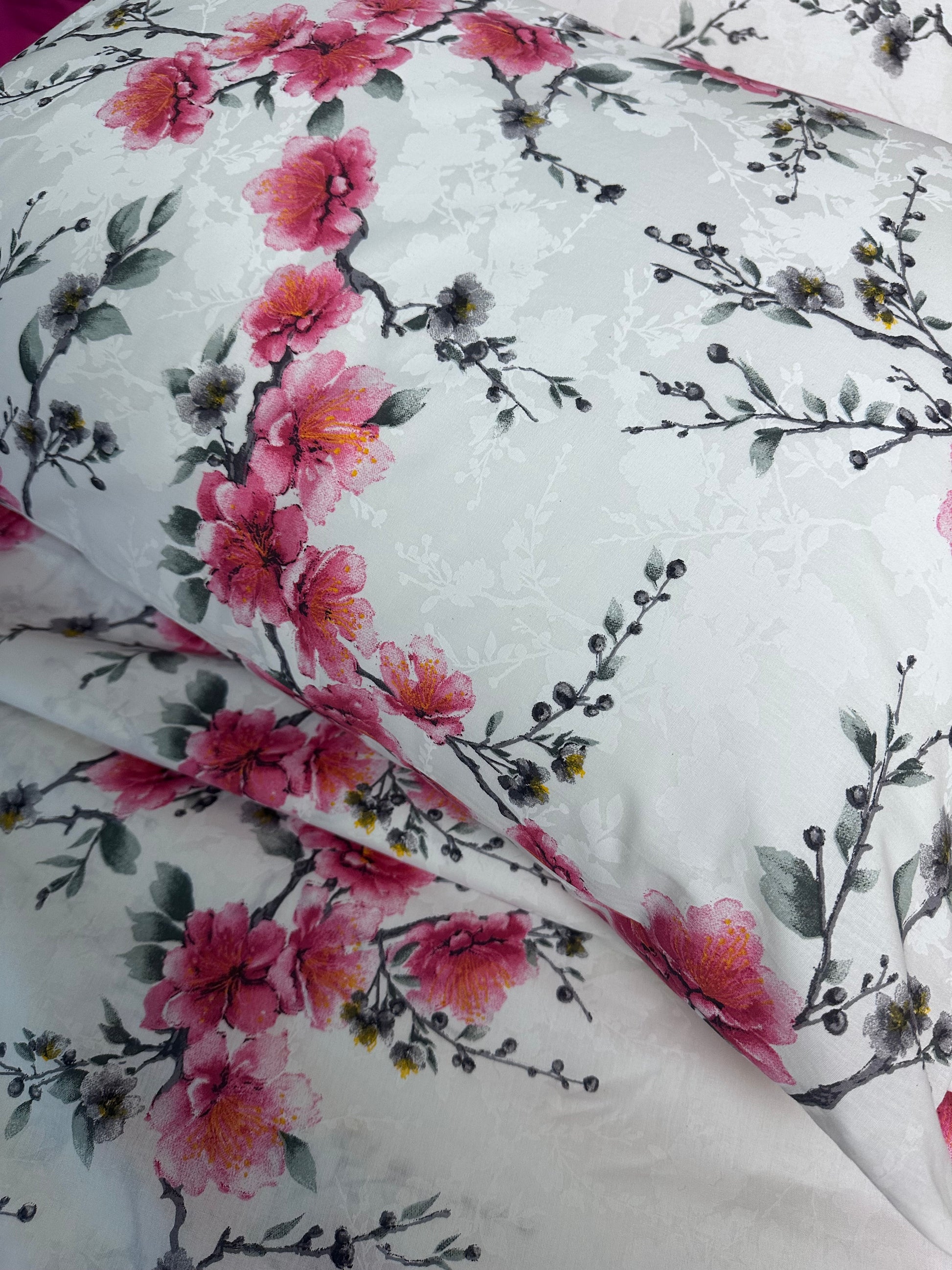 Floral cotton pillow sham with envelope closure