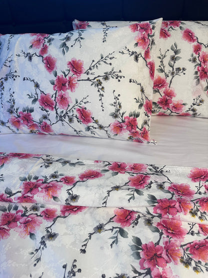 Luxury cherry blossom bedding set — soft Turkish cotton with romantic sakura print.