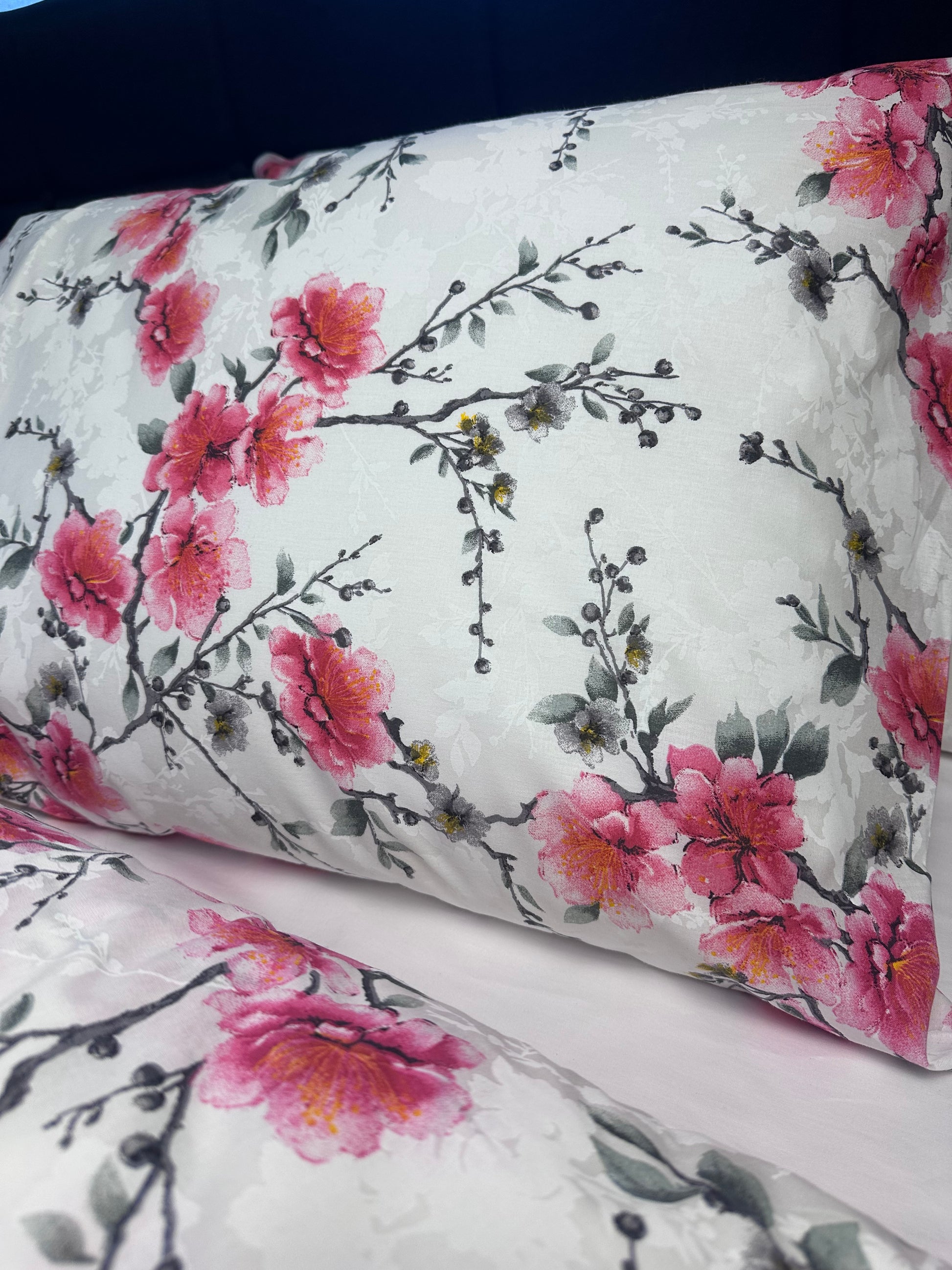 Handmade OEKO-TEX certified floral bedding with sakura motif