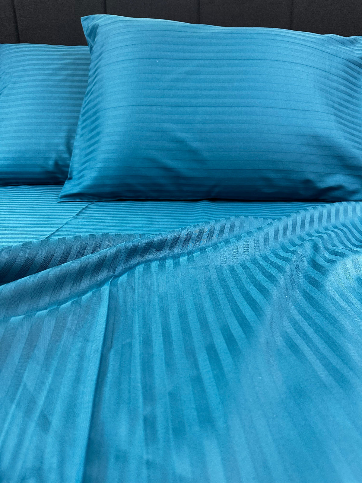 Elegant emerald striped cotton sateen bedding set for modern bedrooms