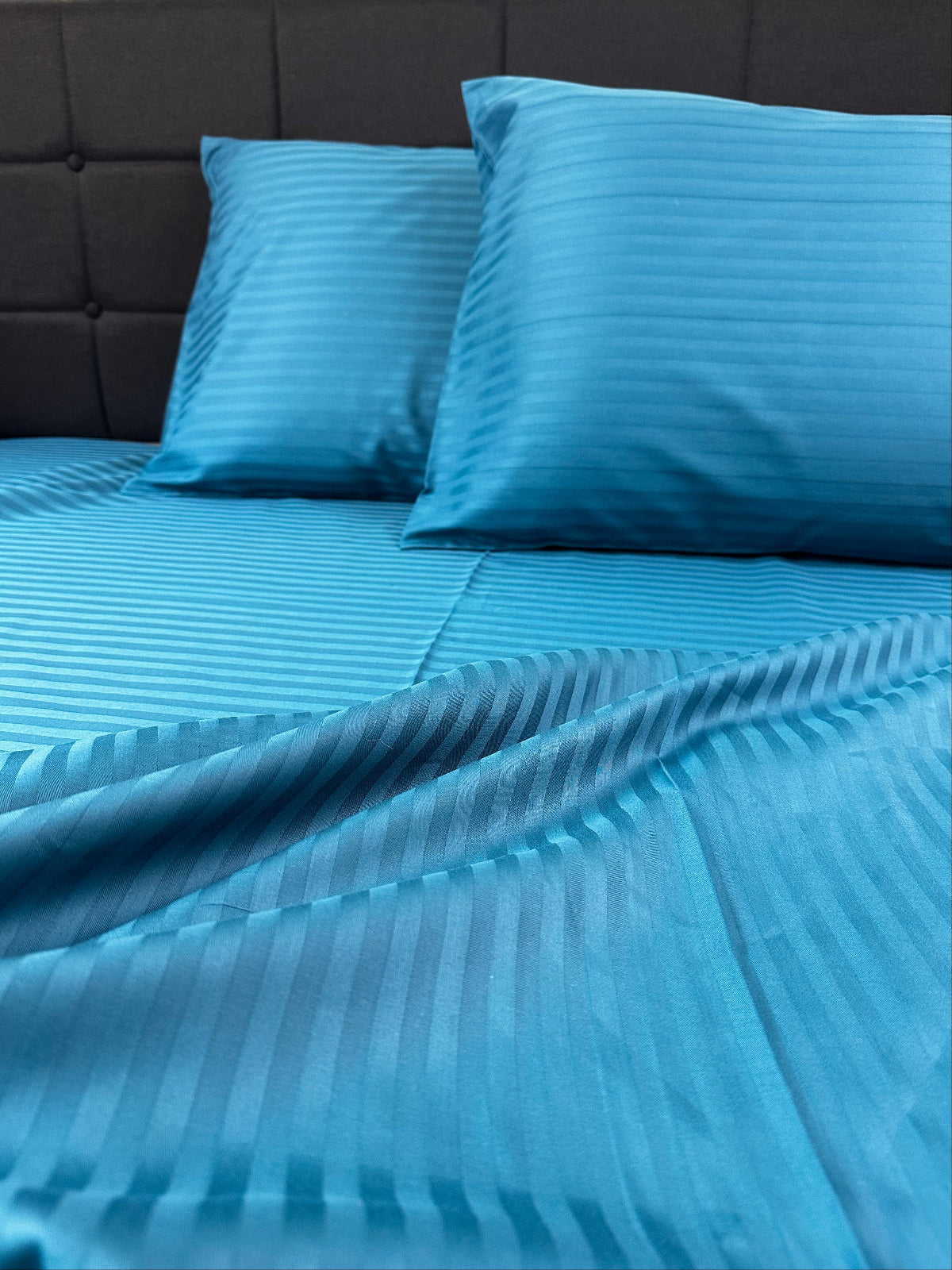 Silky soft emerald stripe cotton bedding set with pillowcases and duvet cover