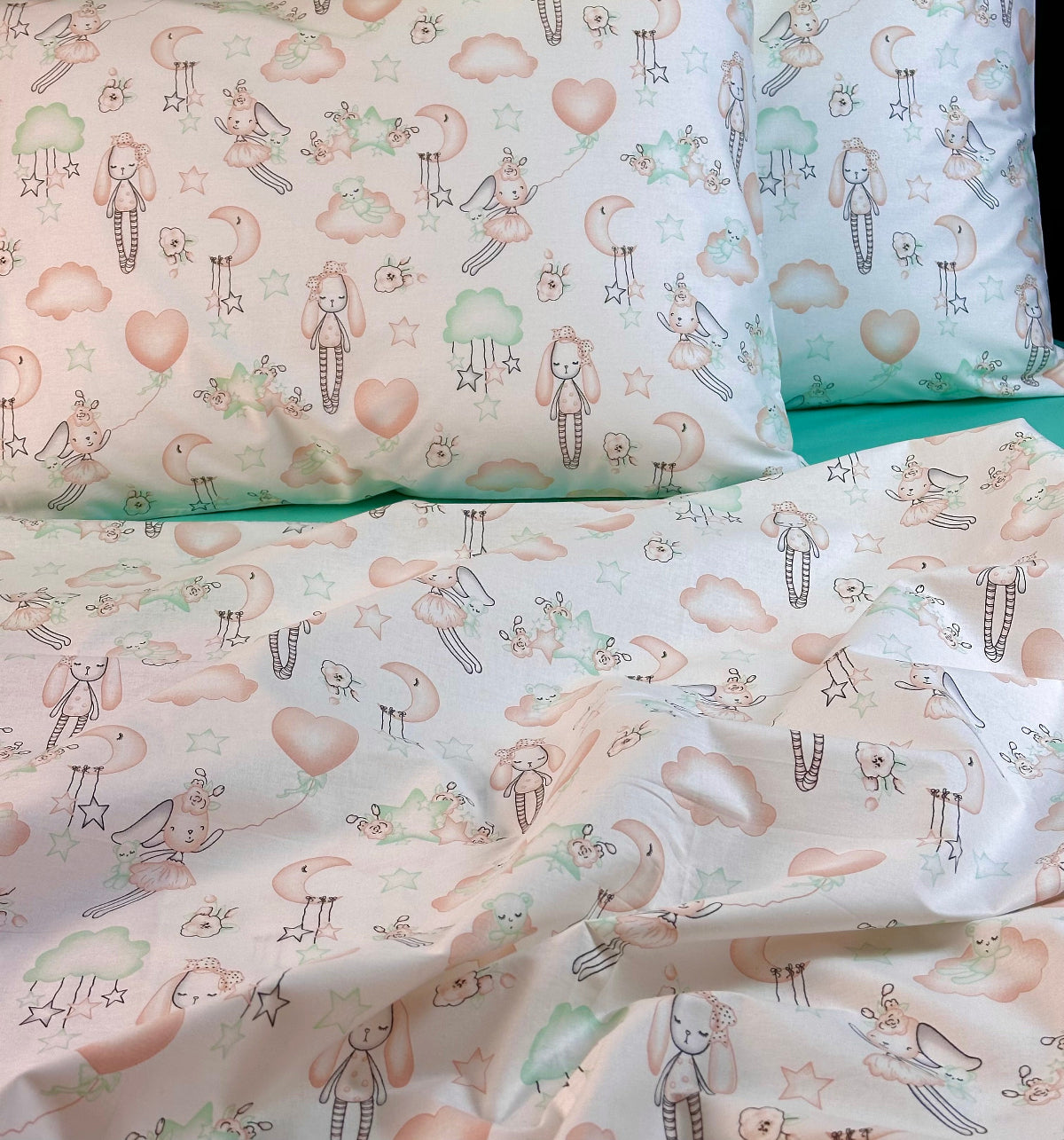 Kids bedding set with bunny print 🐰 — 100% cotton sheets and pillowcases by Koltex