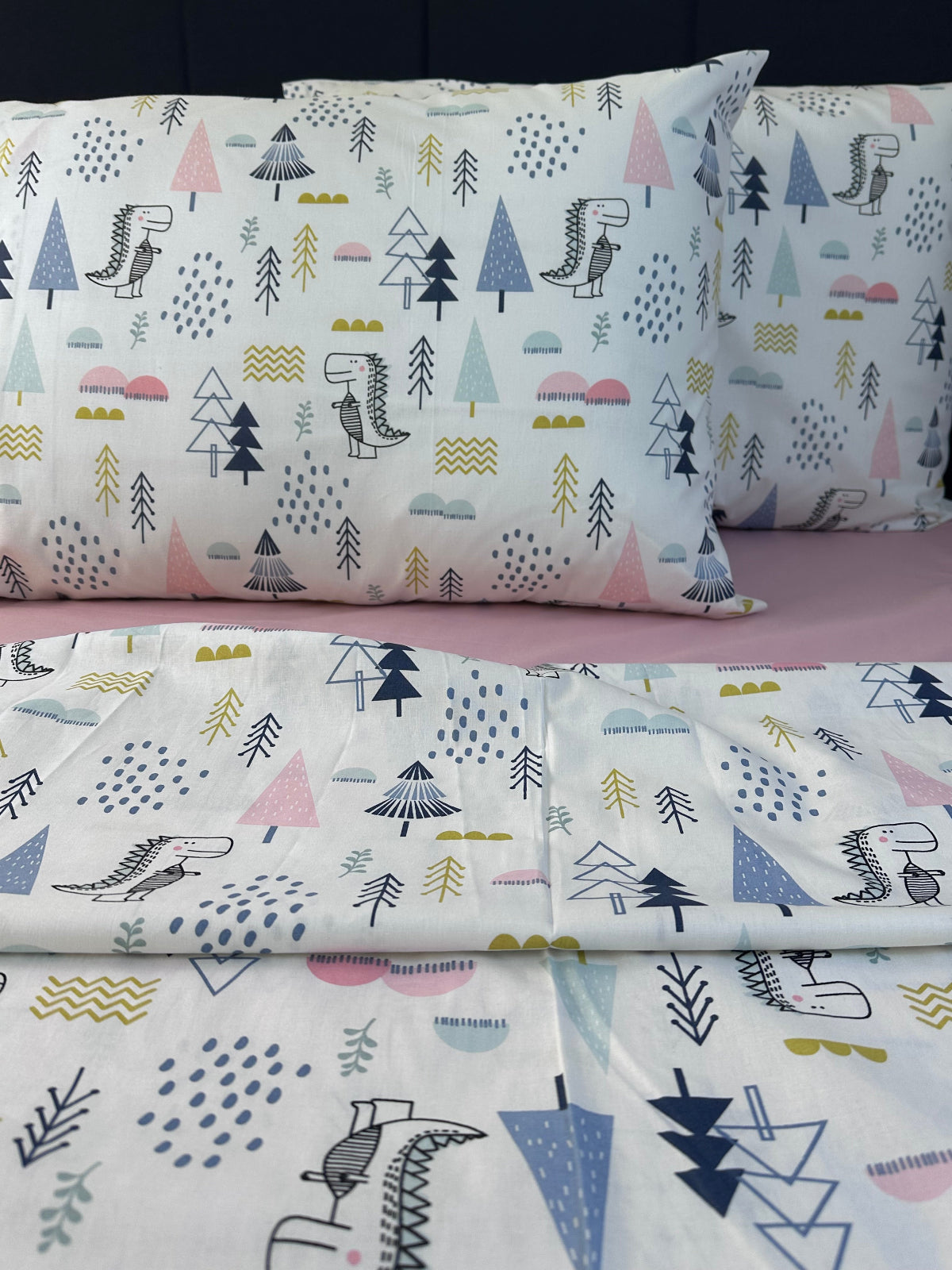 Scandinavian kids bedding sheets set with Pink Scandinavian fitted sheet, 100% Turkish cotton