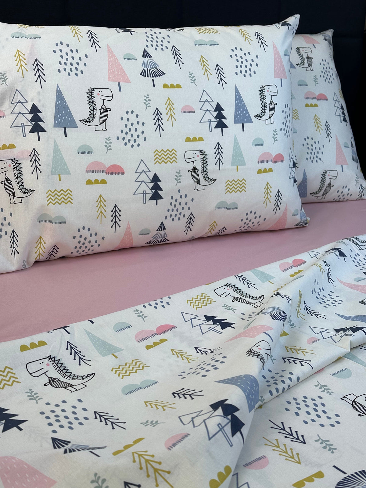 Close‑up of pink cotton duvet cover fabric