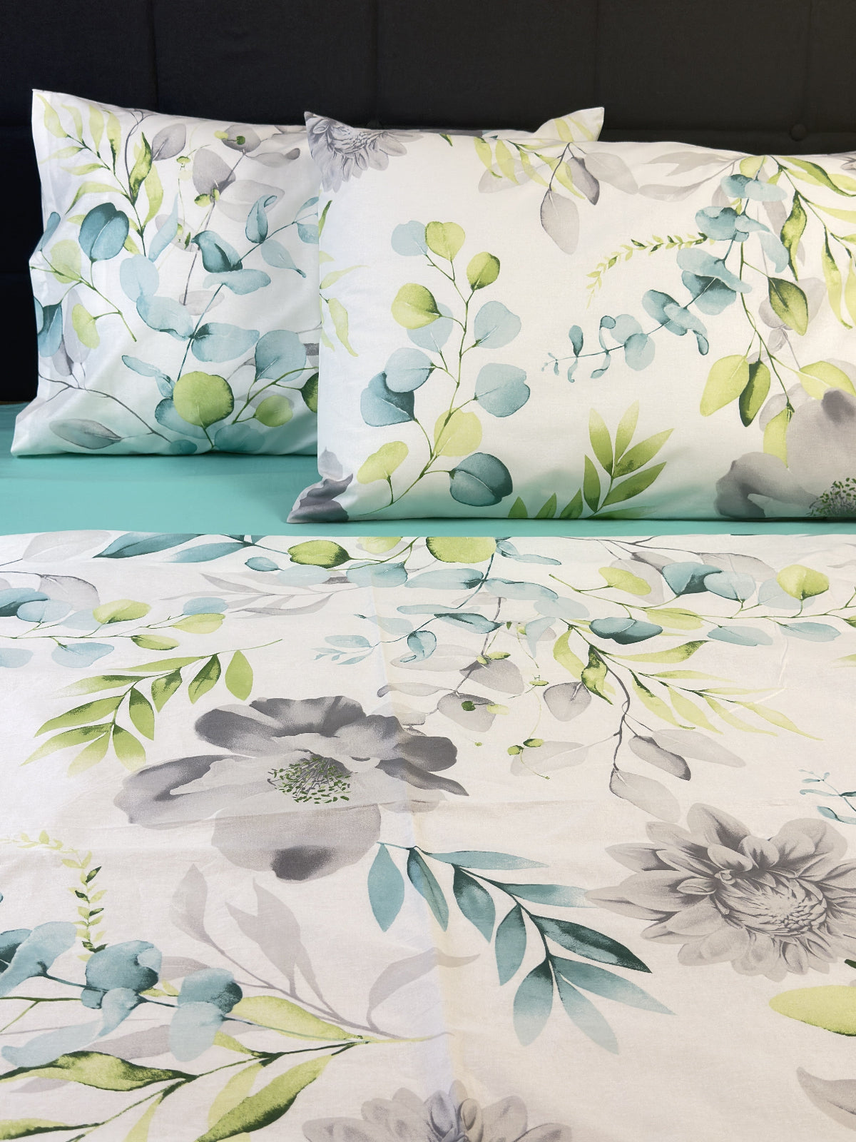 Grey floral cotton pillowcases with chrysanthemum print – soft and skin-friendly